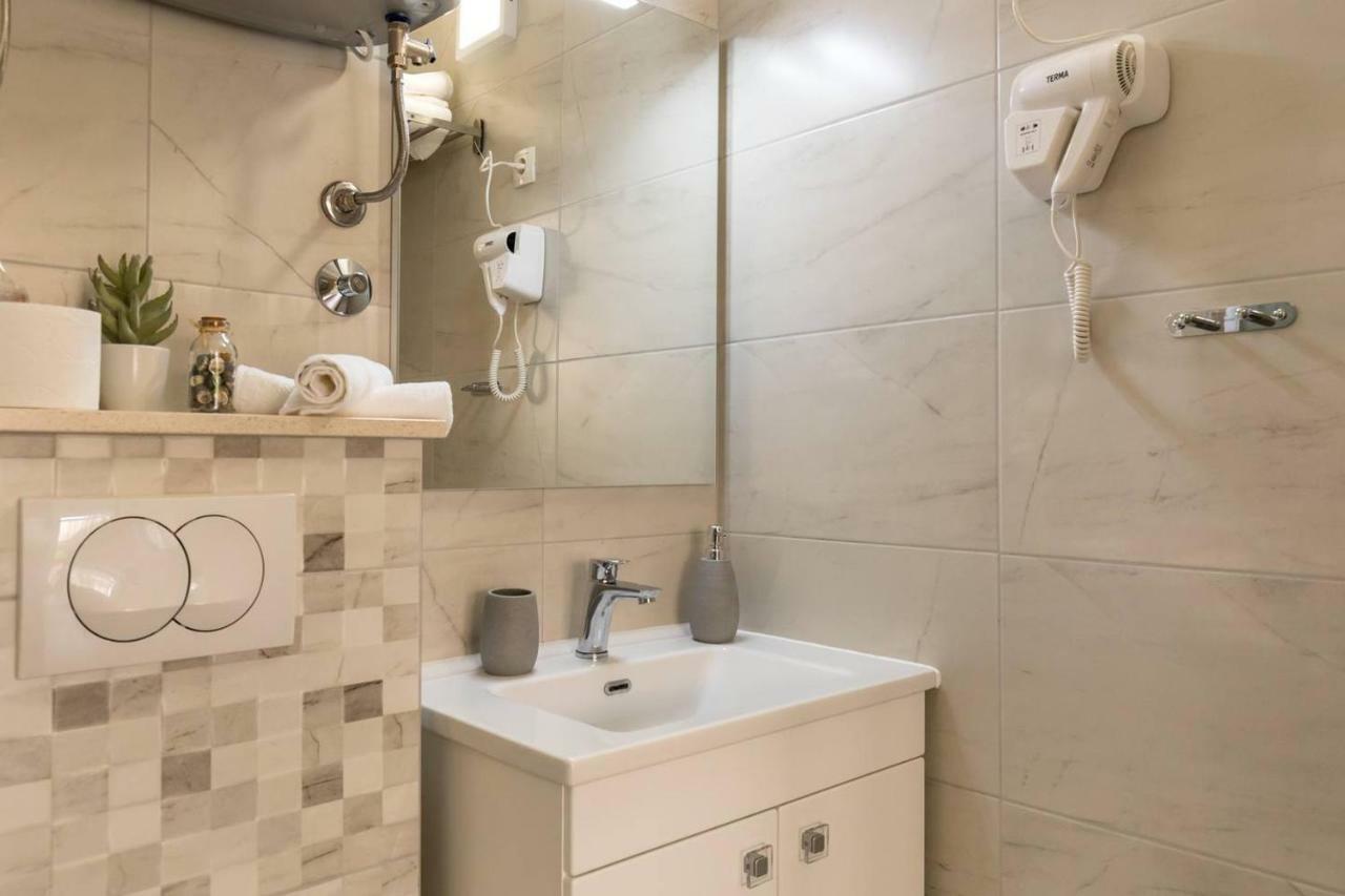 Apartments Cezar สปลิท ภายนอก รูปภาพ