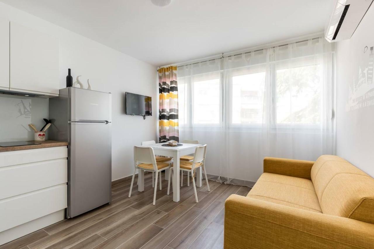 Apartments Cezar สปลิท ภายนอก รูปภาพ