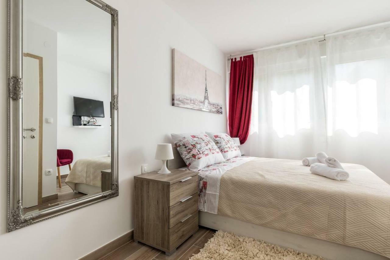 Apartments Cezar สปลิท ภายนอก รูปภาพ